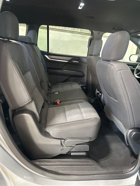 Used 2025 GMC Acadia Elevation image 36
