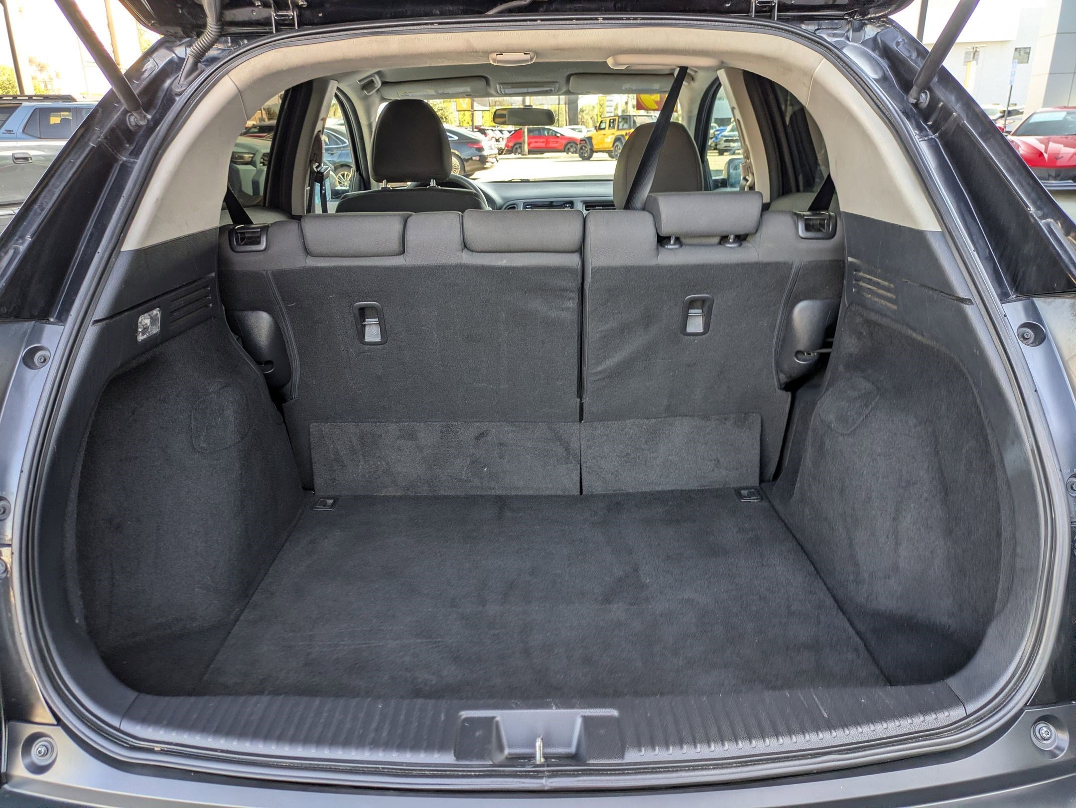 Used 2019 Honda HR-V LX image 25