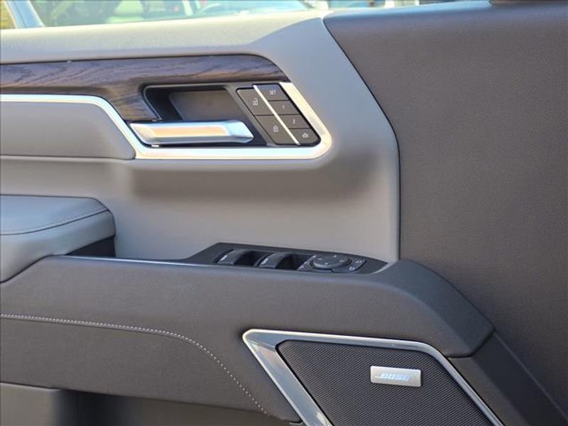 New 2026 GMC Sierra 2500 SLT w/ SLT Premium Package image 12