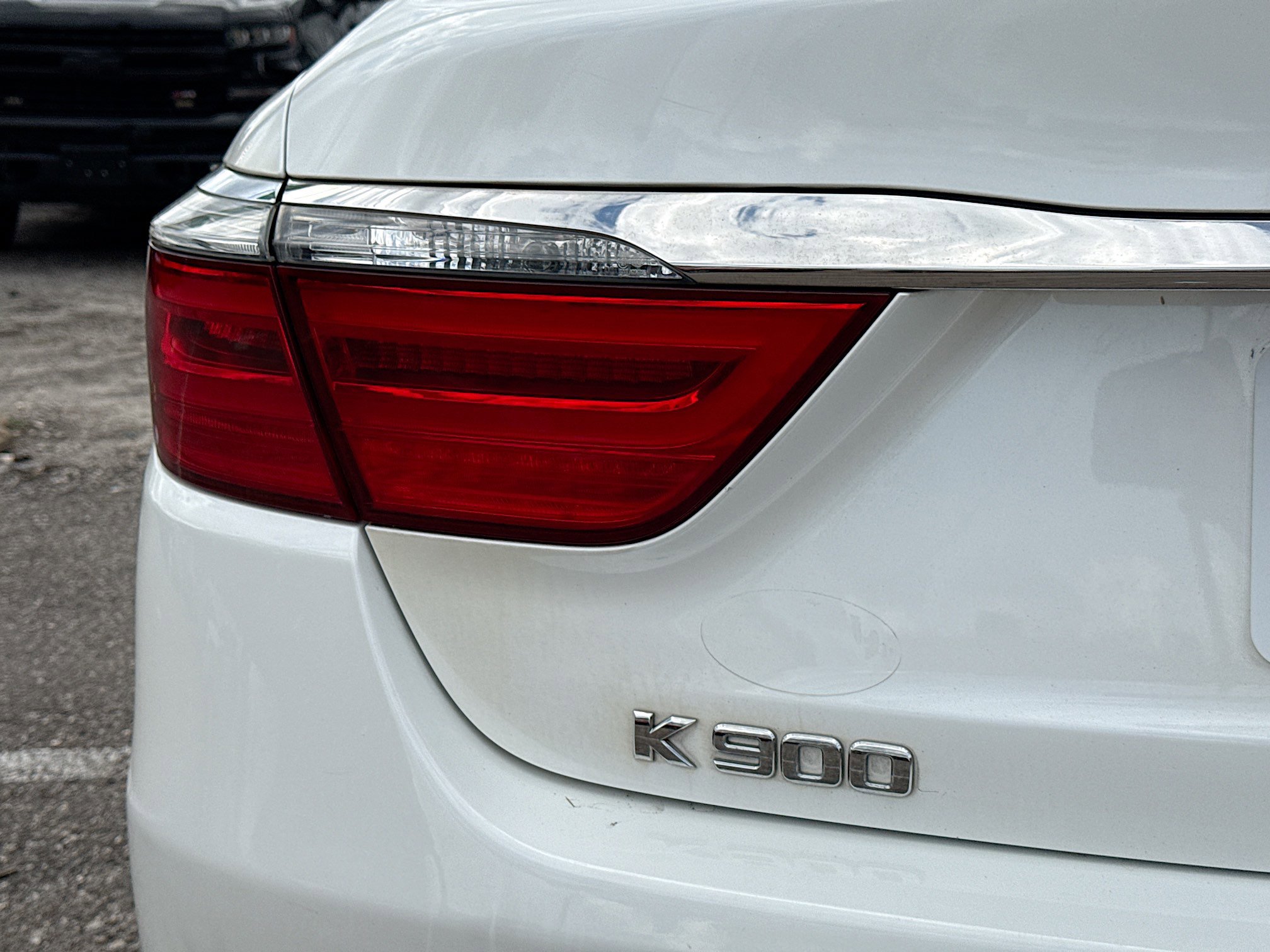 Used 2017 Kia K900 Luxury image 10