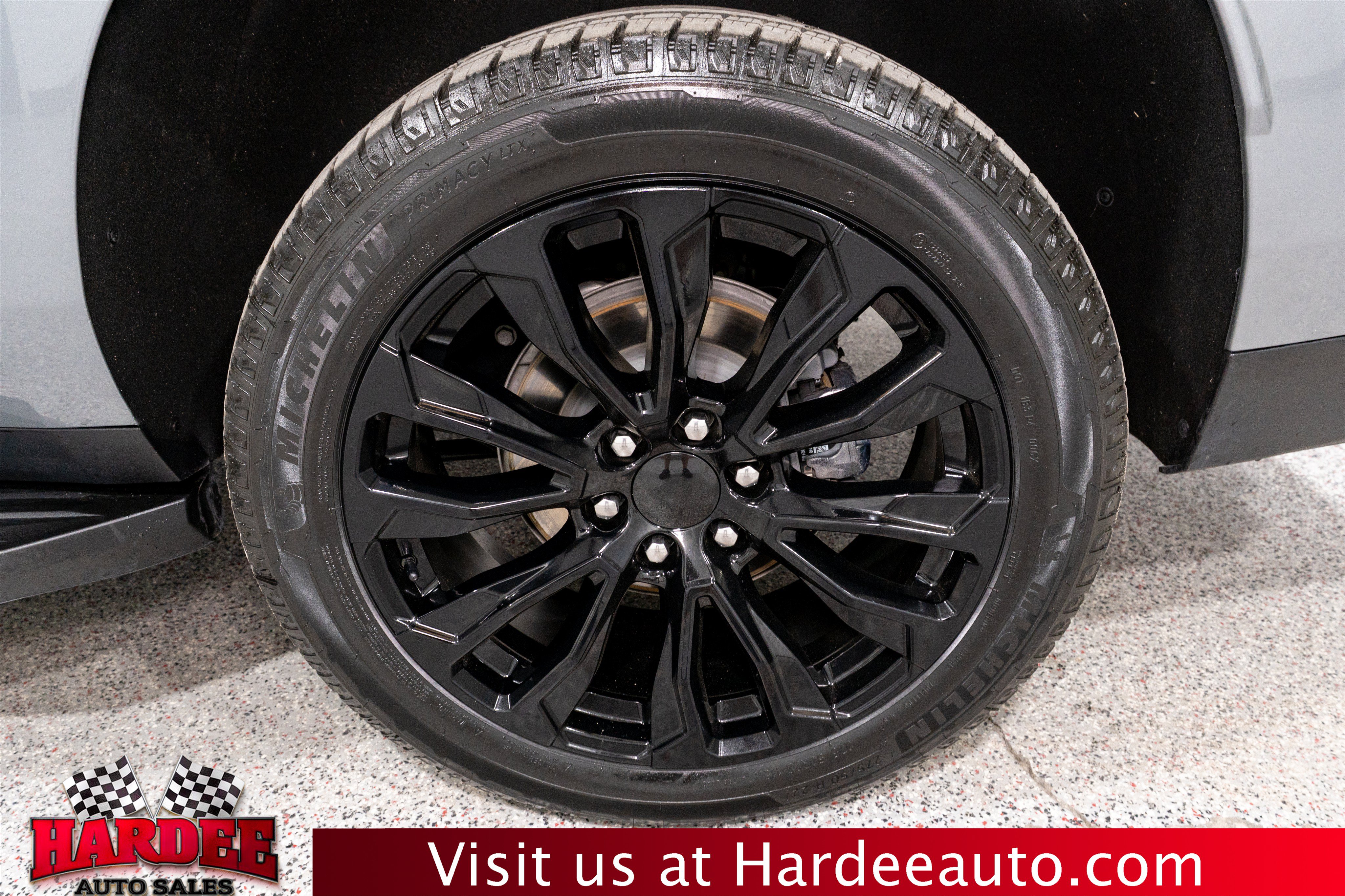 Used 2025 GMC Yukon XL Denali RWD image 10
