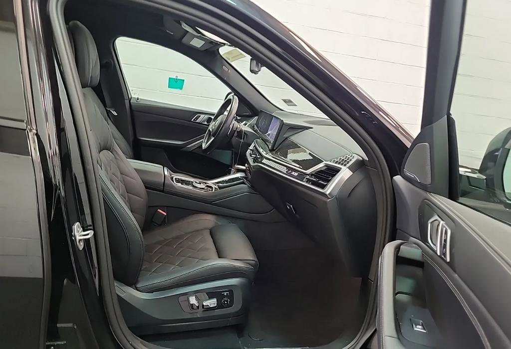 Used 2025 BMW X6 xDrive40i w/ Executive Package AWD/4WD image 8