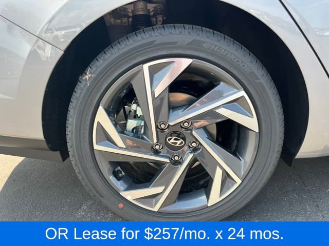 New 2025 Hyundai Elantra SEL image 12