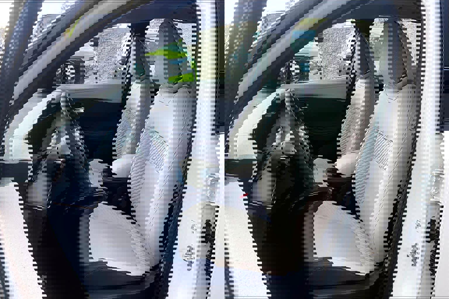 New 2026 Nissan Leaf Platinum+ w/ Cargo Package (Platinum+) image 15