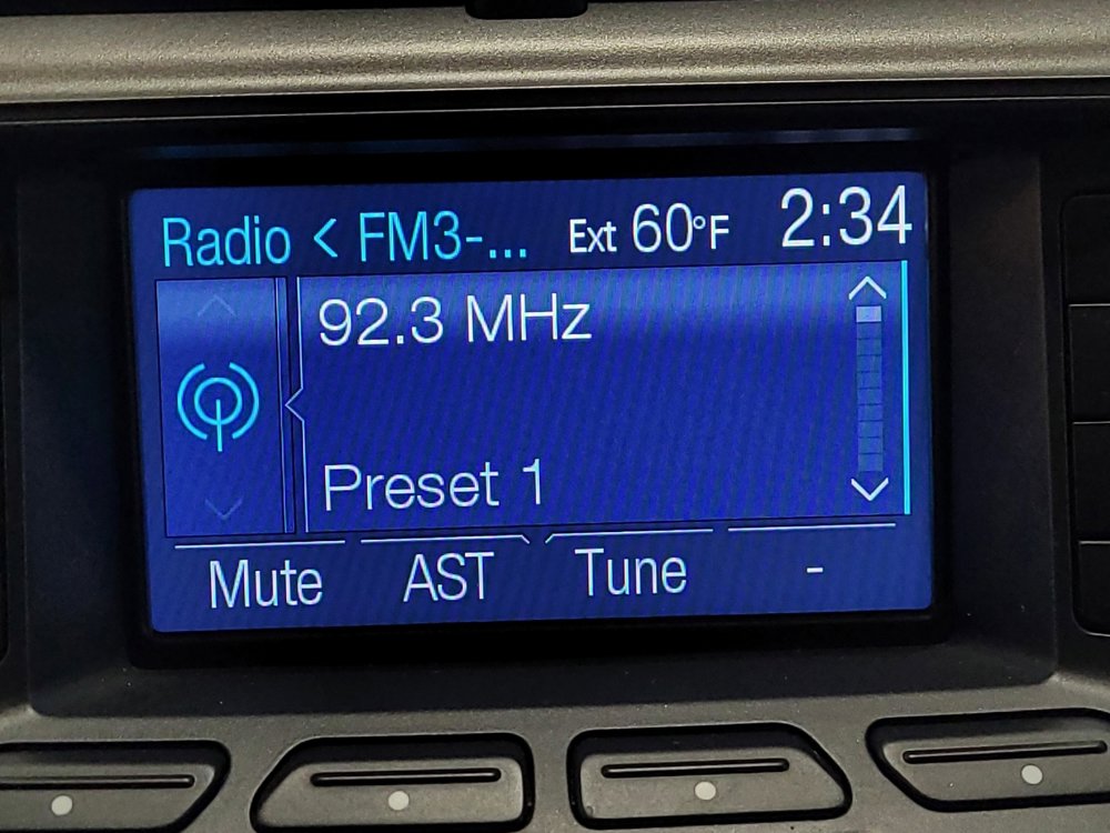 Used 2013 Ford Edge SEL image 25