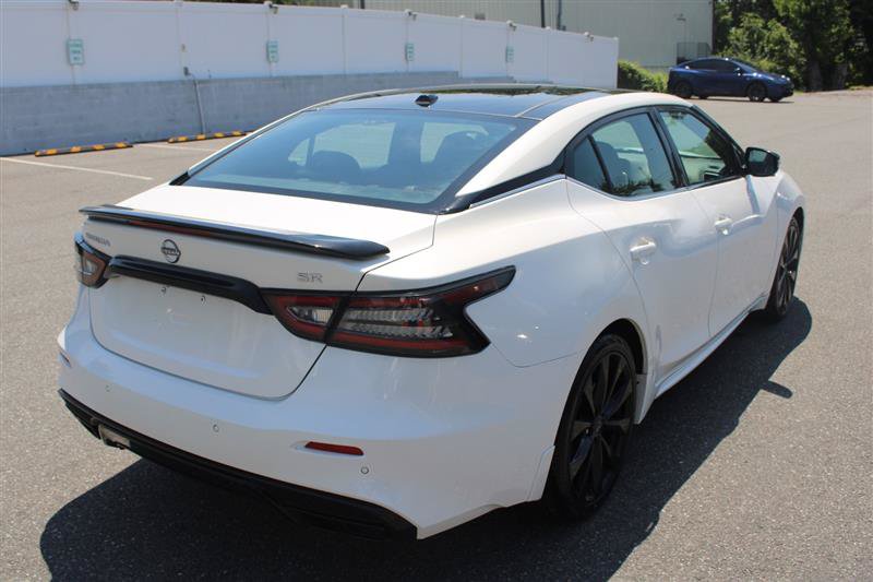 Used 2023 Nissan Maxima SR w/ Sport Mat Group FWD image 3