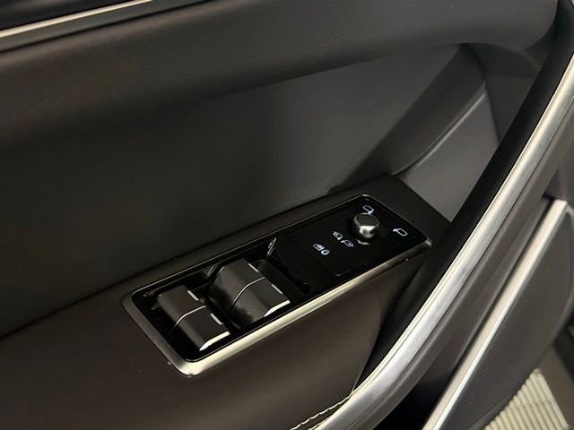 New 2026 Jaguar F-PACE R-Dynamic S image 27