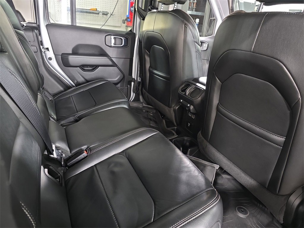 Used 2022 Jeep Gladiator Overland w/ Popular Equipment Package image 11