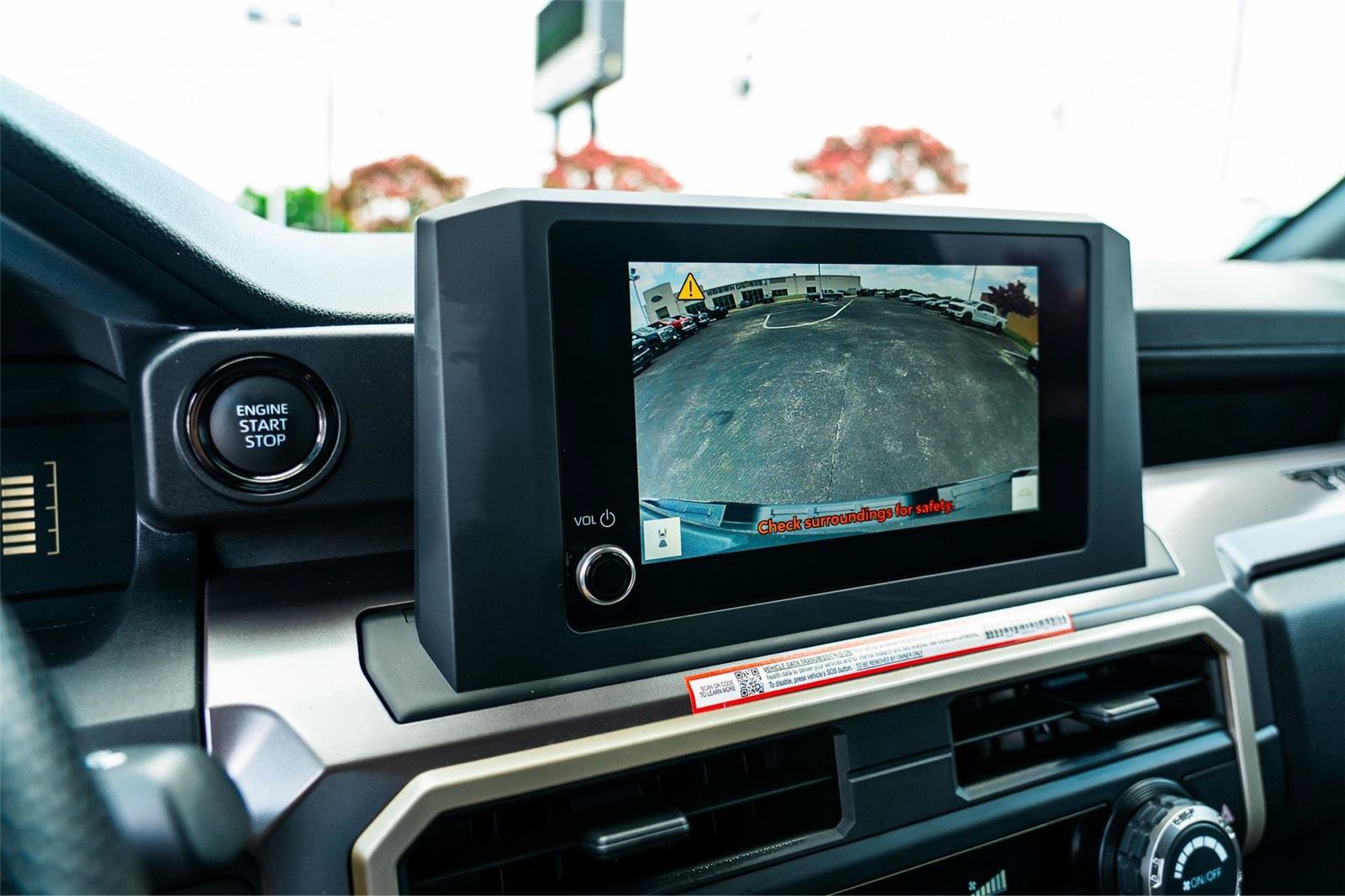Used 2025 Toyota Tacoma SR5 AWD/4WD image 17