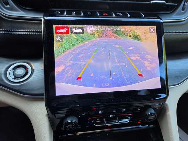 Used 2023 Jeep Grand Cherokee Limited w/ Luxury Tech Group II AWD/4WD image 18