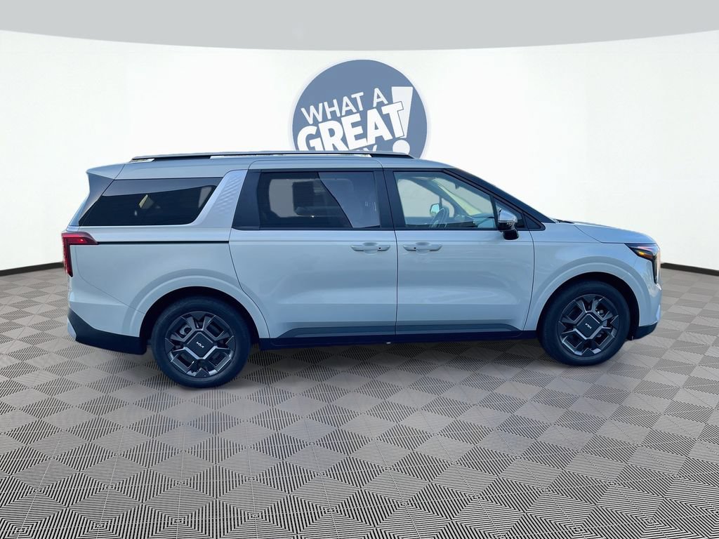Certified 2026 Kia Carnival EX FWD image 4