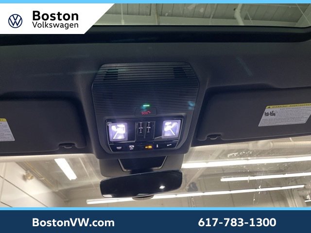 New 2025 Volkswagen Tiguan SE R-Line image 23