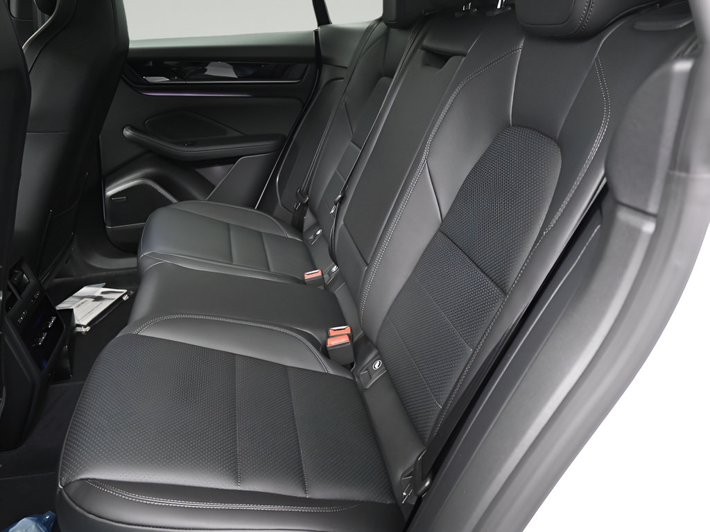 New 2026 Porsche Macan Electric RWD image 7