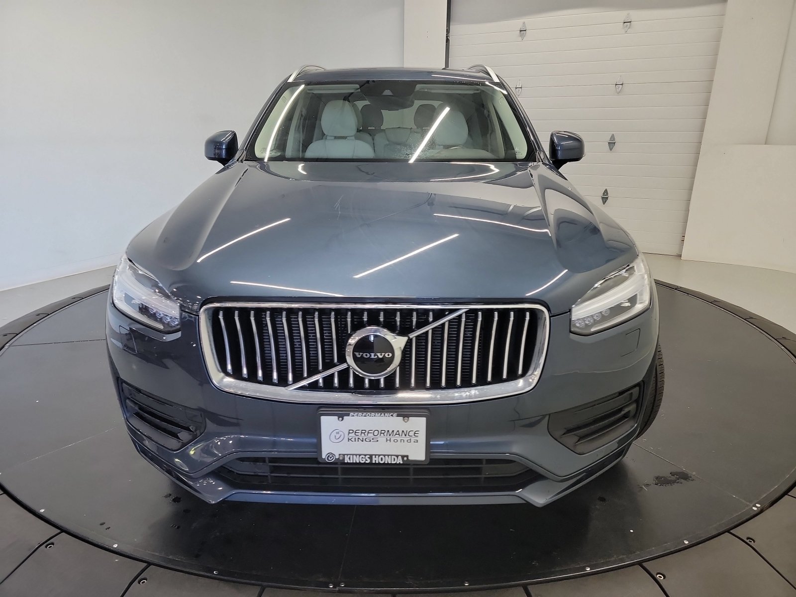 Used 2022 Volvo XC90 T6 Momentum w/ Climate Package AWD/4WD image 2