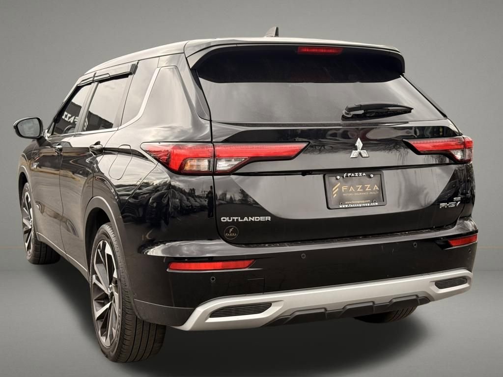 Used 2024 Mitsubishi Outlander SE AWD/4WD image 3