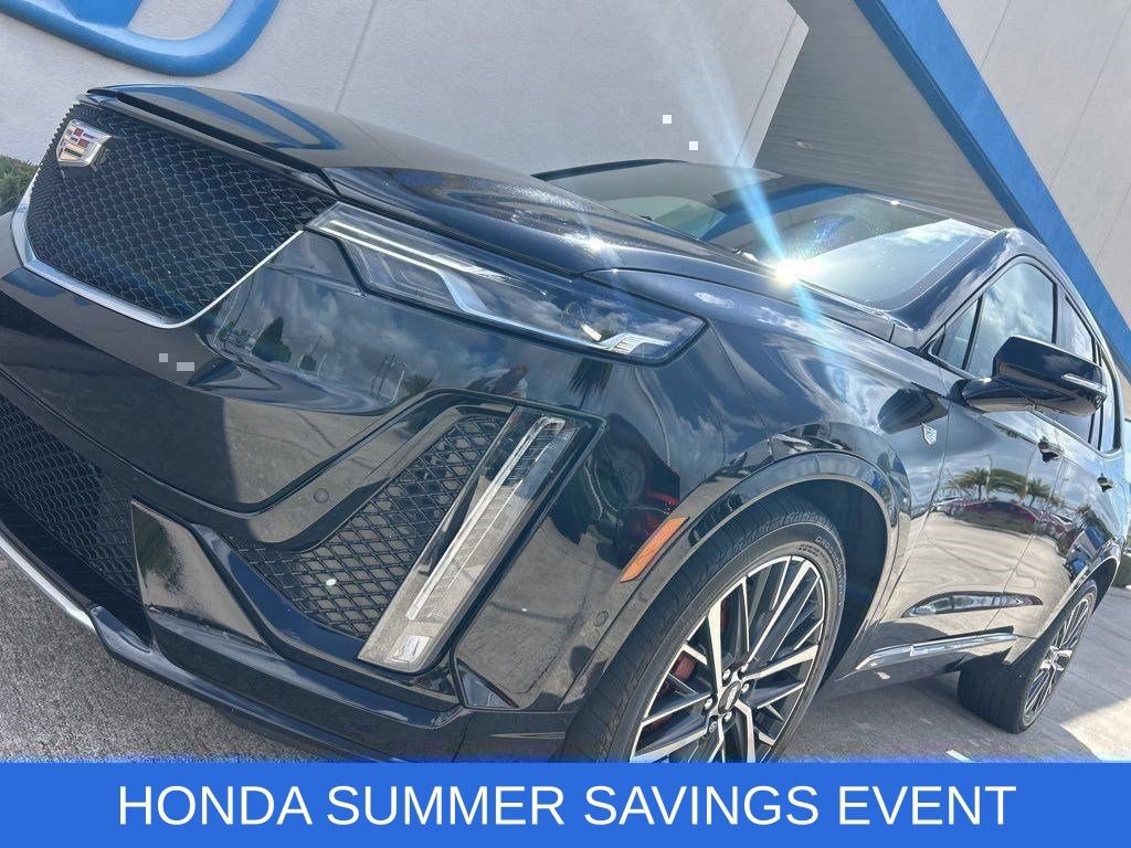 Used 2023 Cadillac XT6 Sport w/ Technology Package AWD/4WD image 4