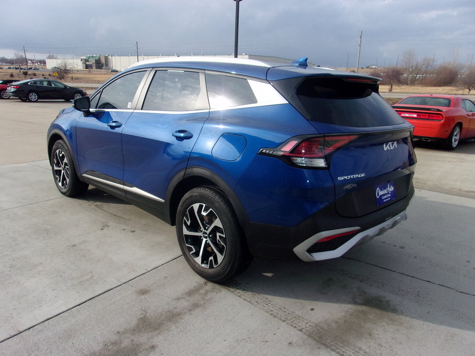 Used 2023 Kia Sportage EX AWD/4WD image 8