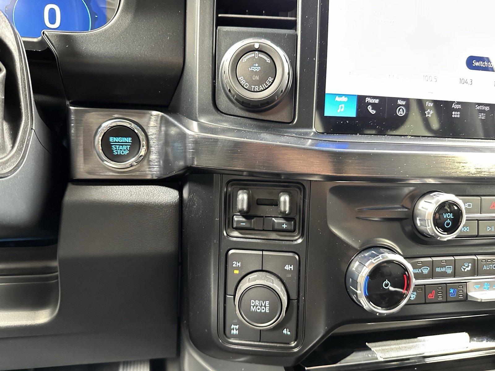 New 2025 Ford F250 Lariat w/ Lariat Ultimate Package image 26