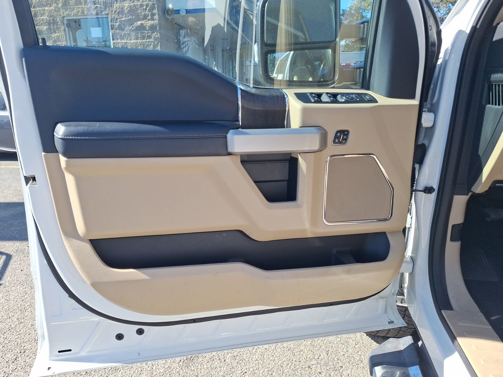 Used 2021 Ford F250 Lariat w/ Lariat Ultimate Package image 10