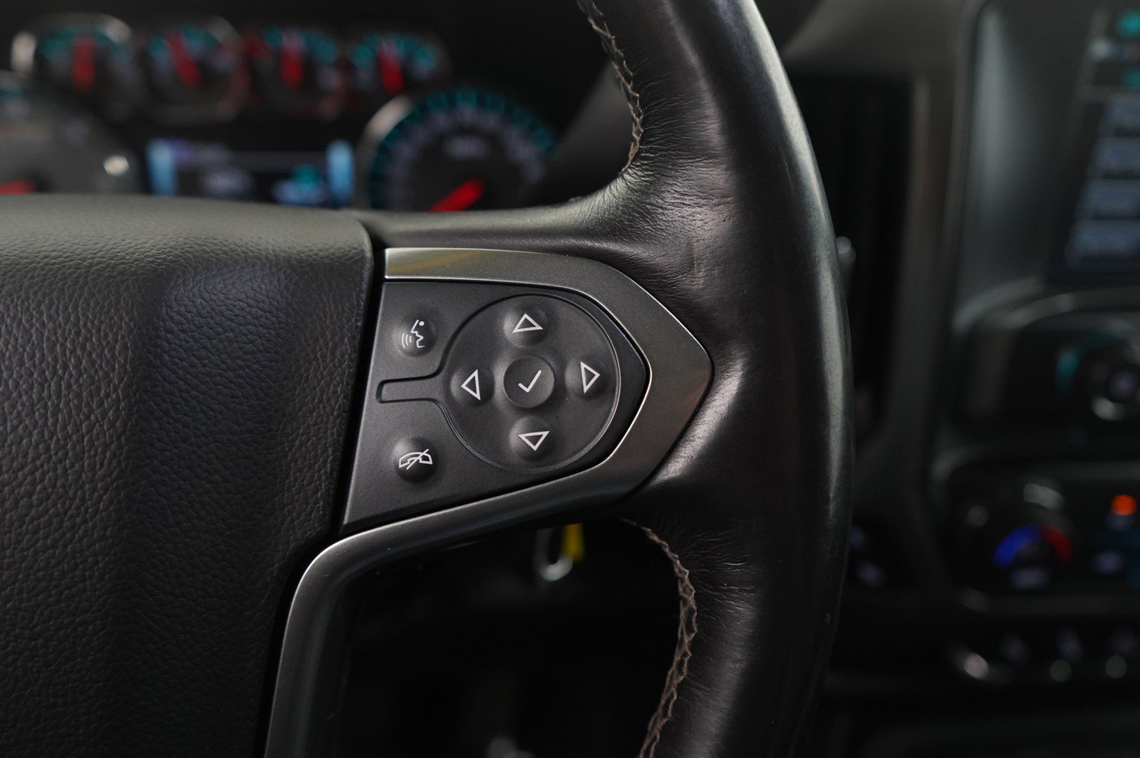 Used 2018 Chevrolet Silverado 1500 LTZ Z71 w/ LTZ Plus Package image 18