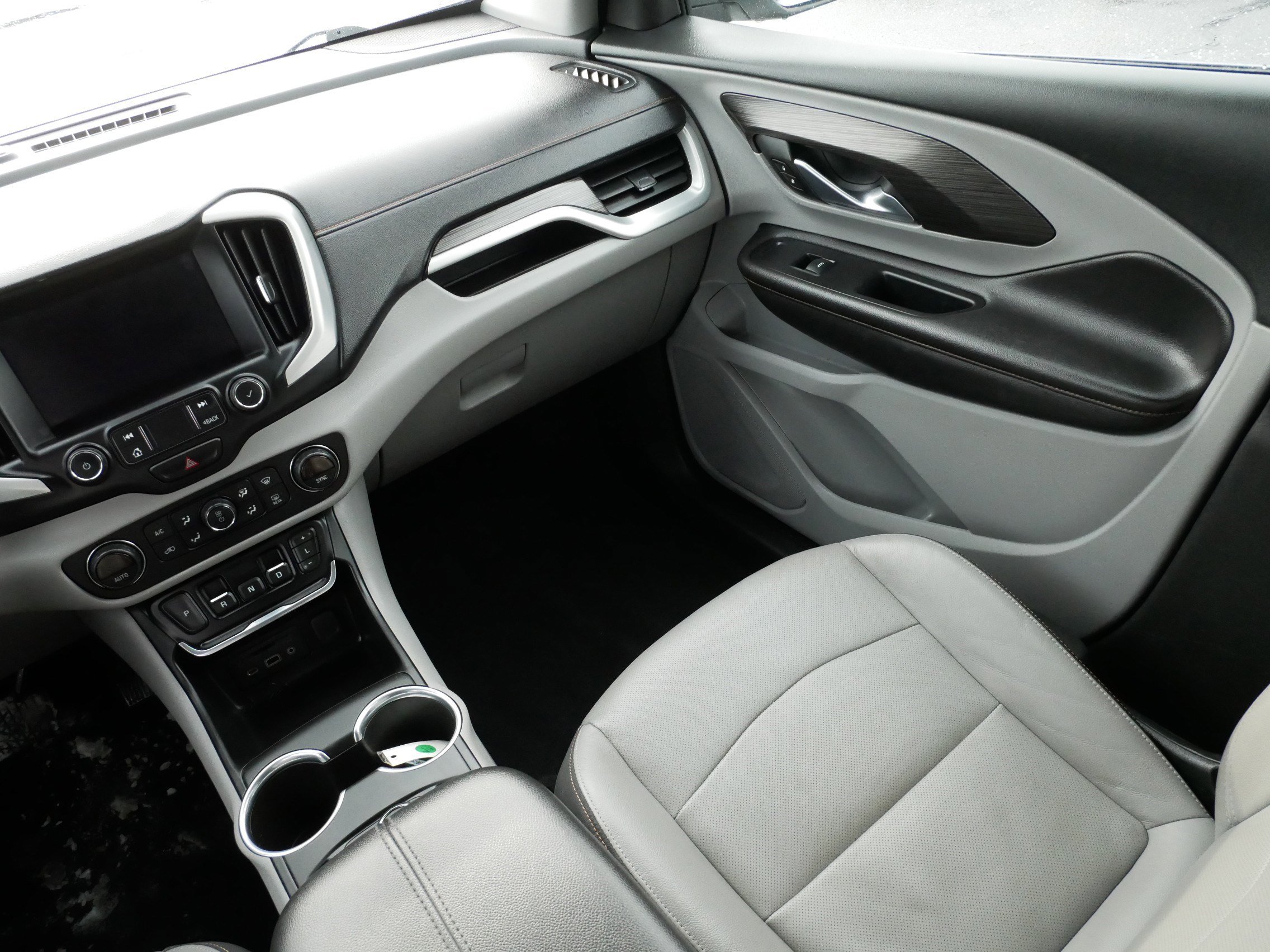 Used 2020 GMC Terrain SLT image 11