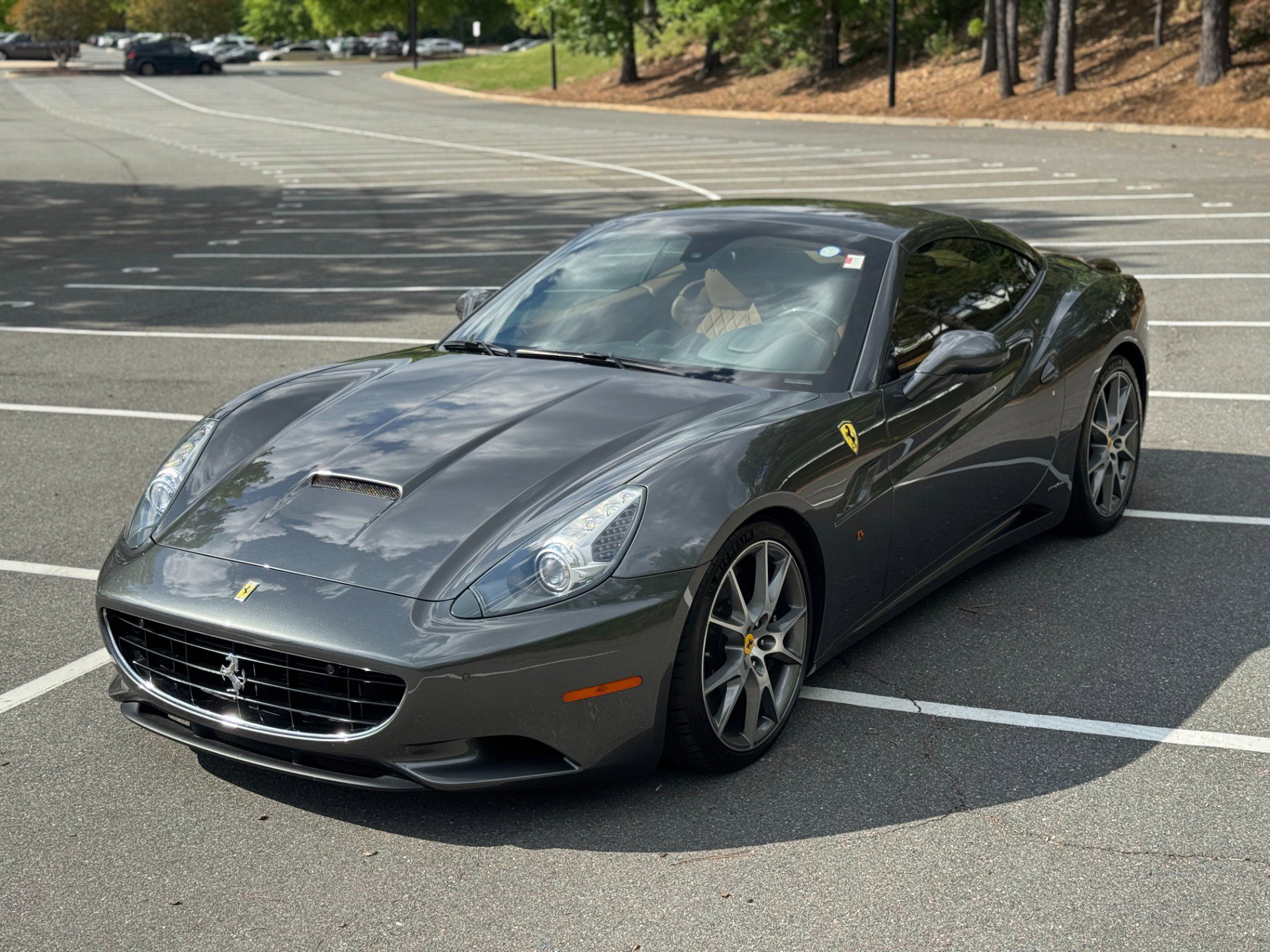 Used 2011 Ferrari California RWD image 14