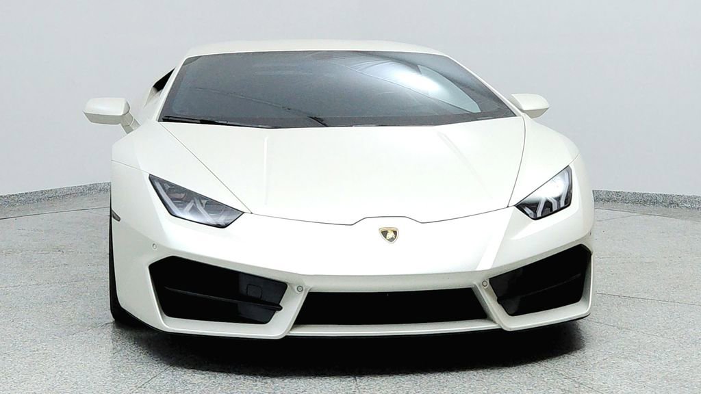 Used 2018 Lamborghini Huracan LP 580-2 image 8