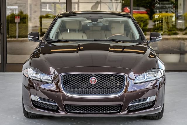 Used 2016 Jaguar XJ R-Sport RWD image 5