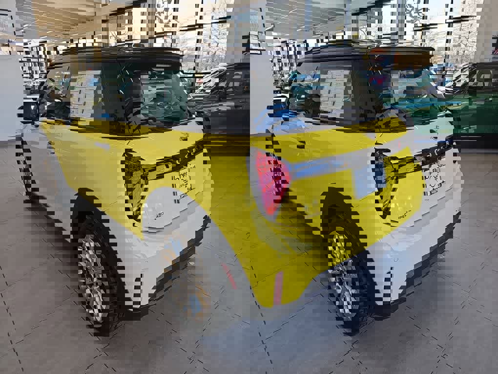 Certified 2025 MINI Cooper S image 8