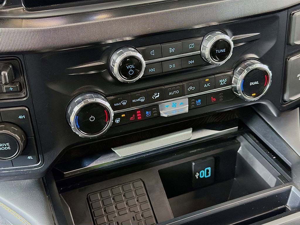 Used 2024 Ford F350 Platinum image 40