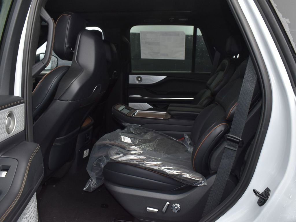 New 2026 Lincoln Navigator Black Label AWD/4WD image 11