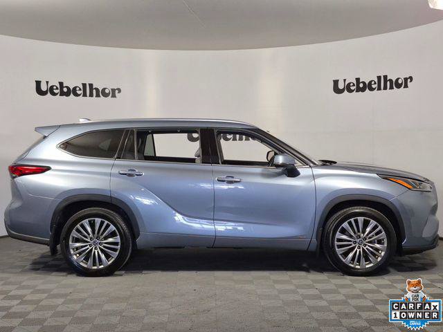 Certified 2022 Toyota Highlander Platinum AWD/4WD image 8