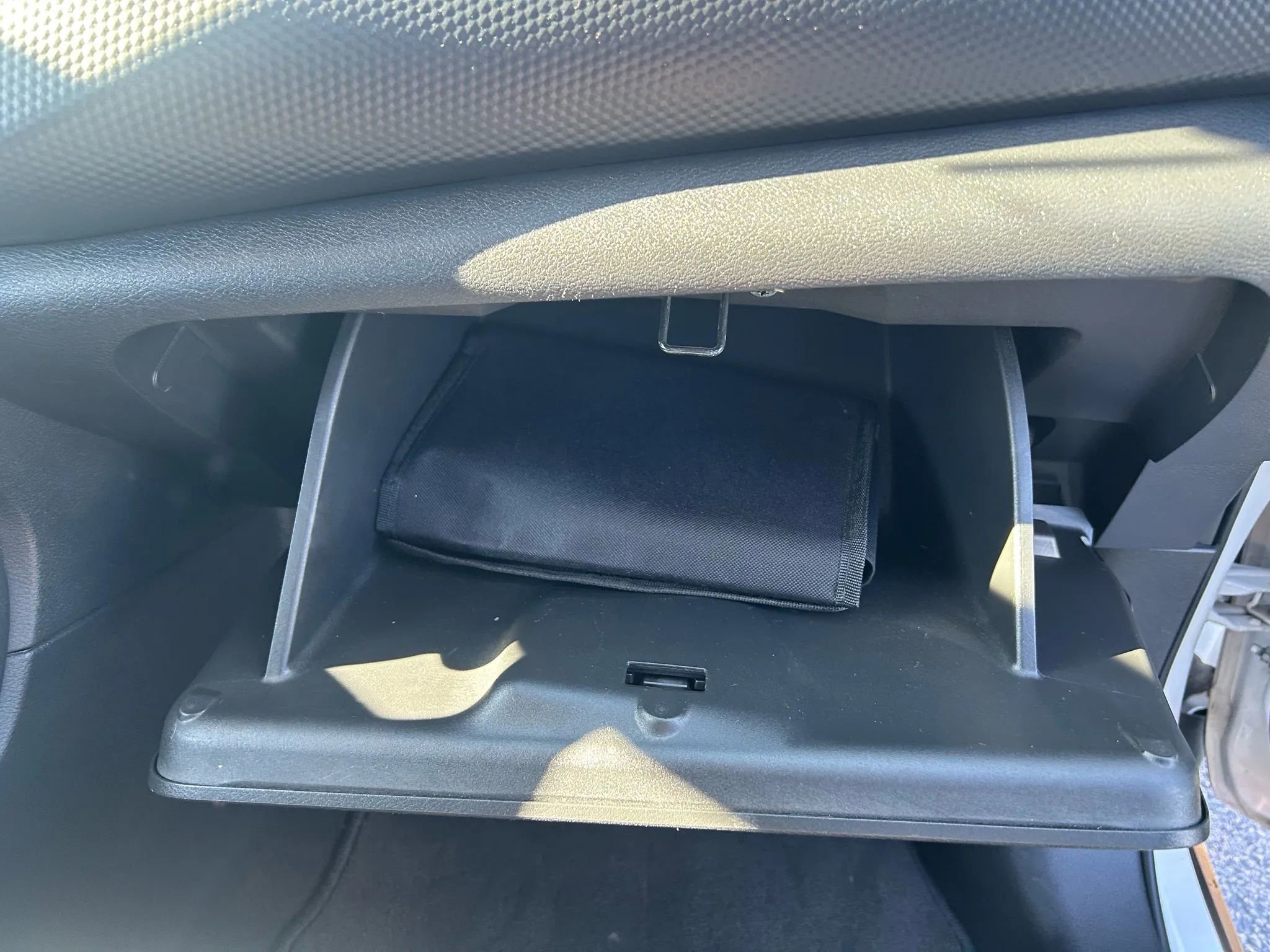 Used 2023 Nissan Kicks S image 27