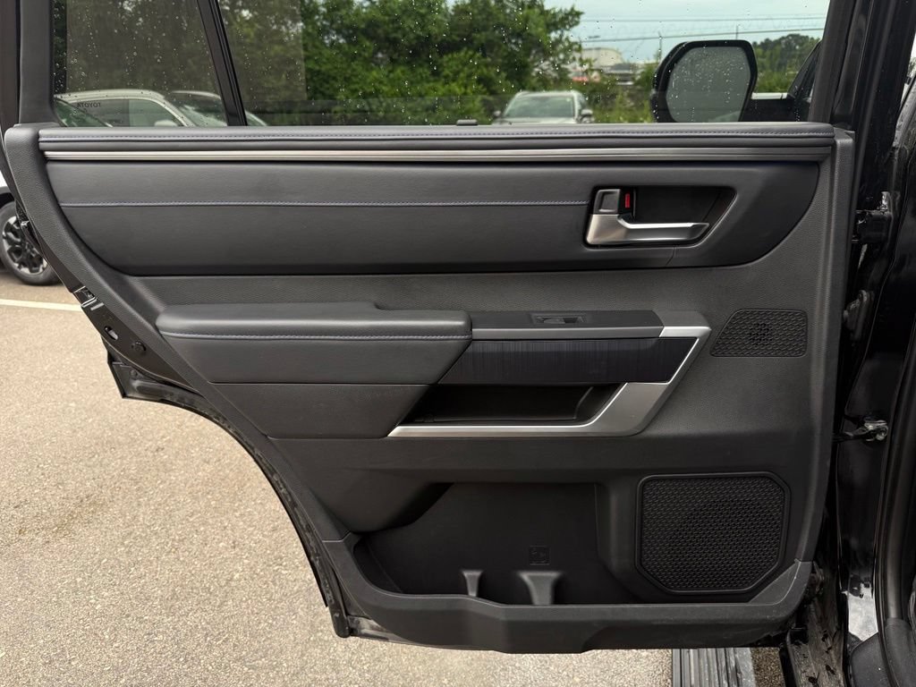 Used 2024 Toyota Sequoia Platinum AWD/4WD image 9