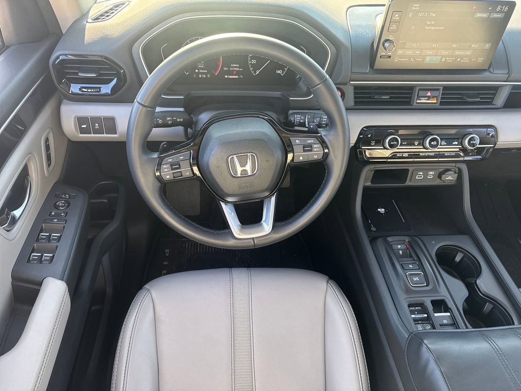 Used 2025 Honda Pilot Touring image 19