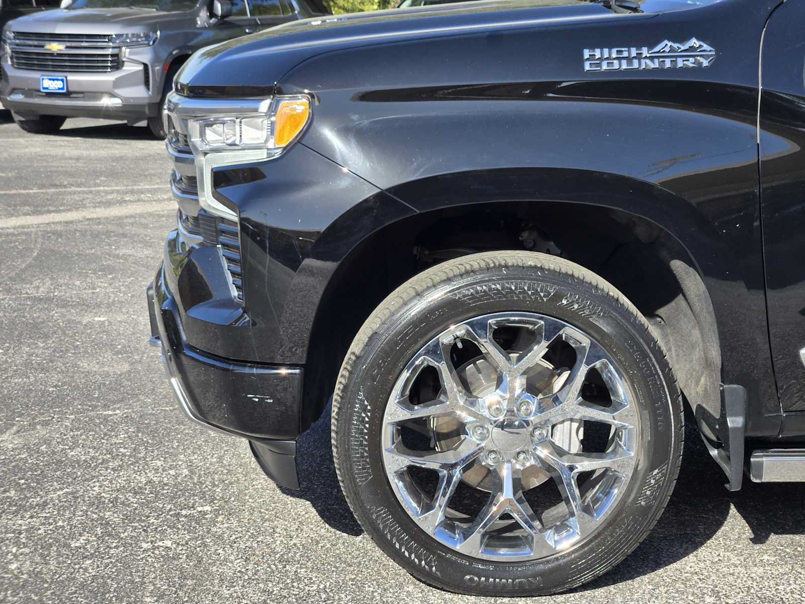 Used 2024 Chevrolet Silverado 1500 High Country w/ High Country Premium Package AWD/4WD image 8