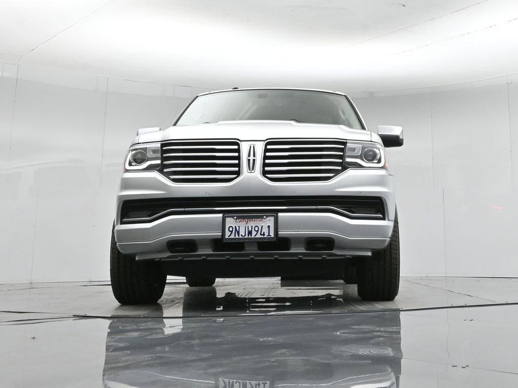Used 2017 Lincoln Navigator Select image 30