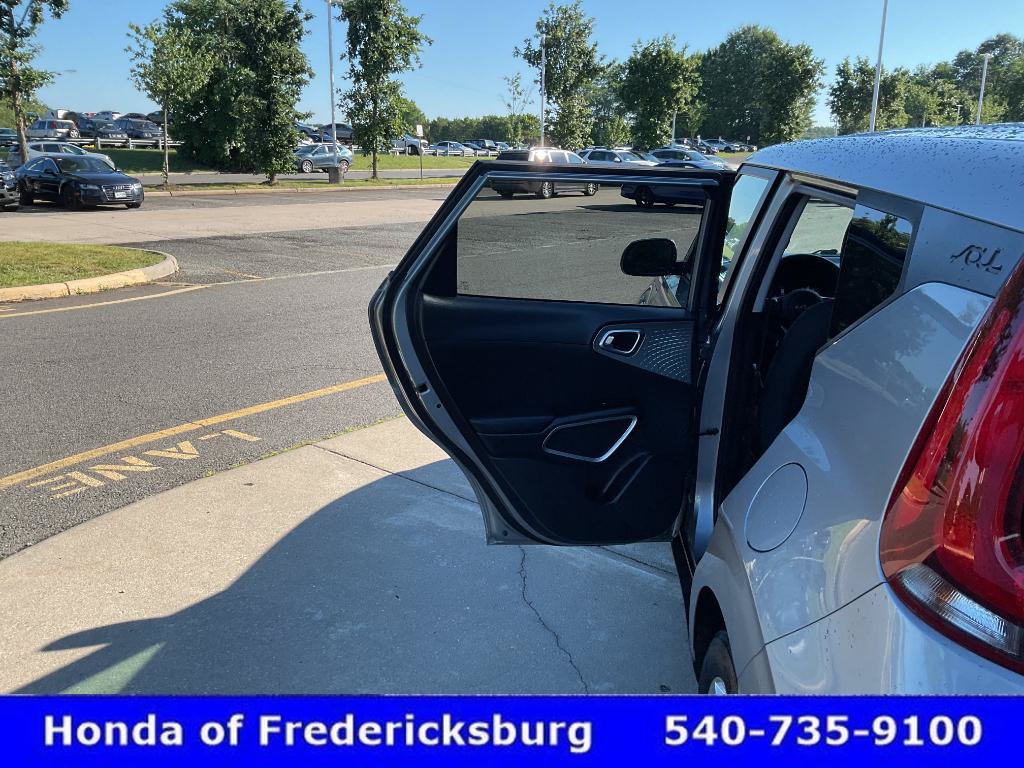 Used 2022 Kia Soul LX w/ Technology Package FWD image 15