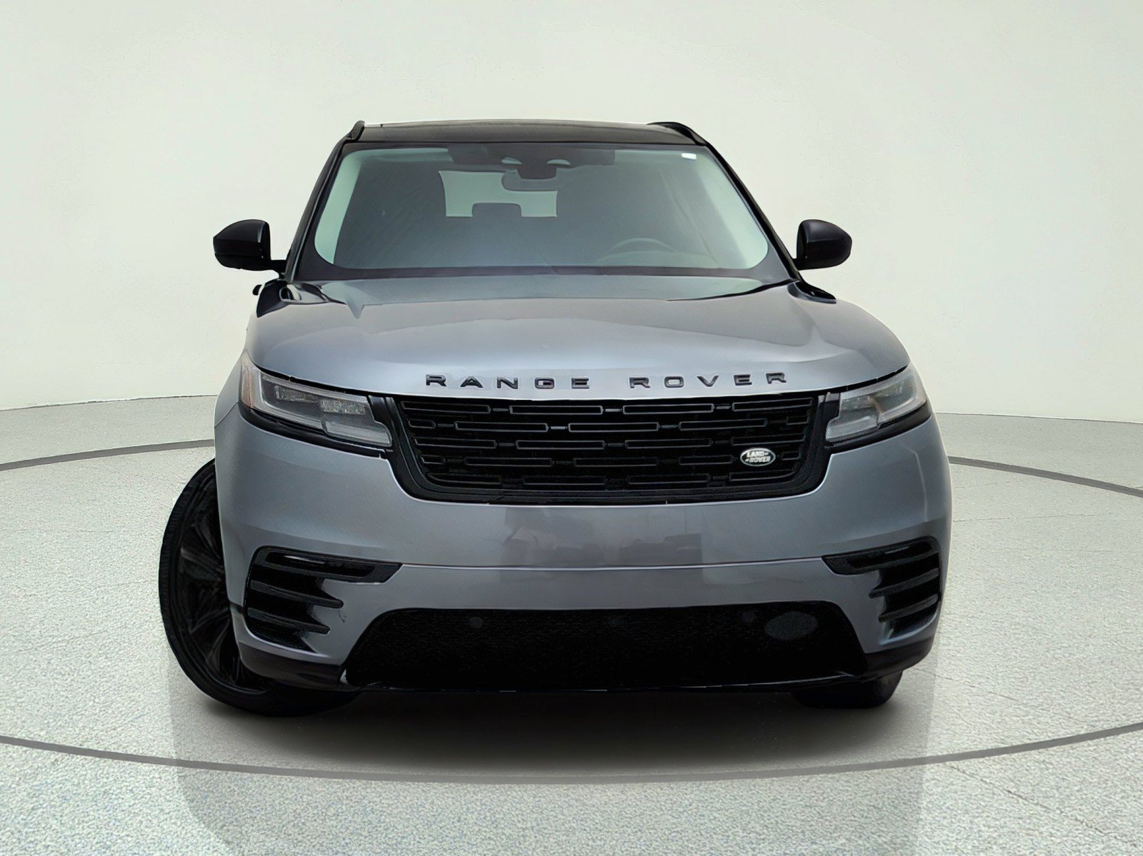 Used 2025 Land Rover Range Rover Velar Dynamic SE AWD/4WD image 4