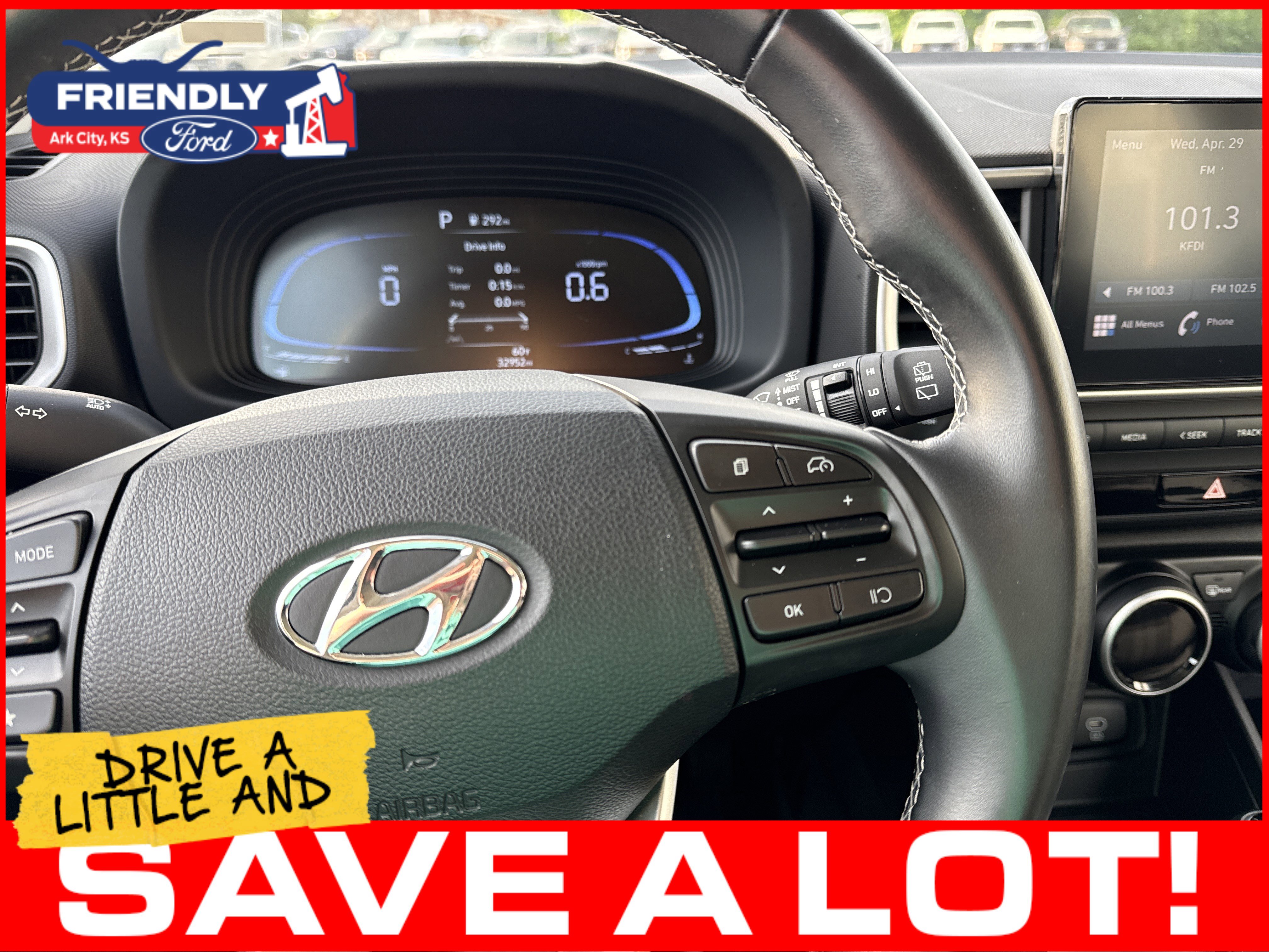 Used 2025 Hyundai Venue SEL FWD image 29