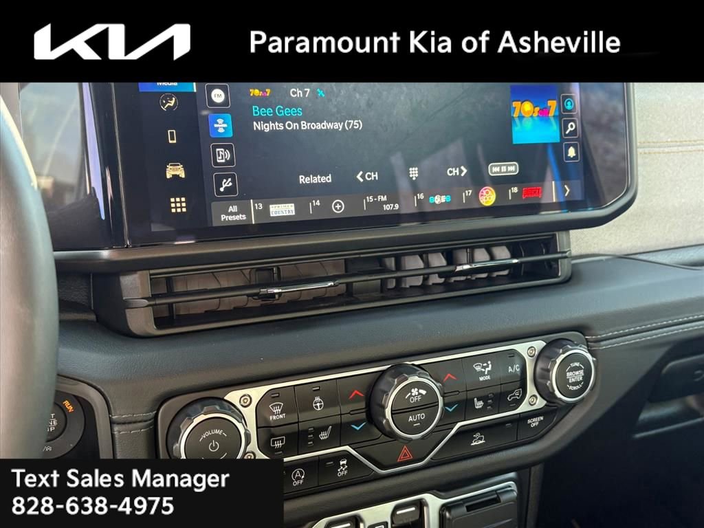 Used 2024 Jeep Wrangler Sahara image 10