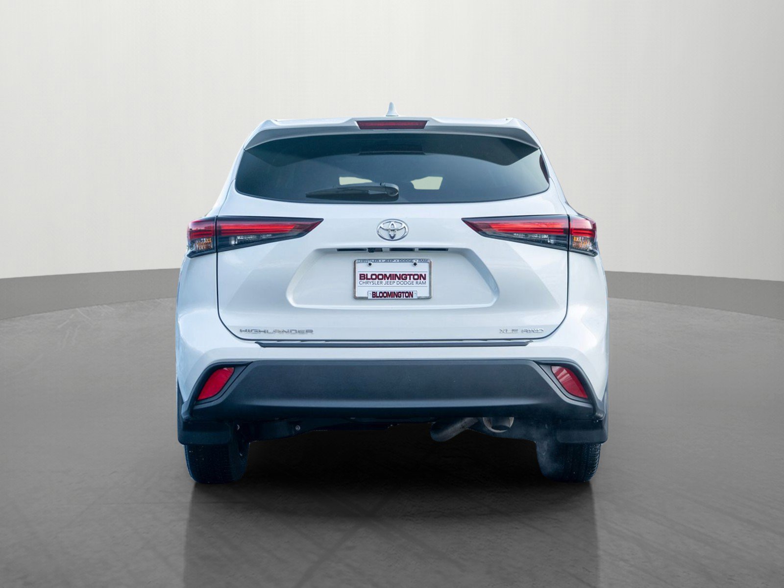 Used 2025 Toyota Highlander XLE image 6