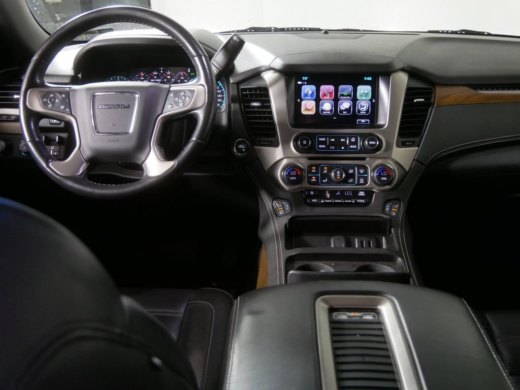 Used 2020 GMC Yukon XL Denali w/ Denali Premium Package AWD/4WD image 22