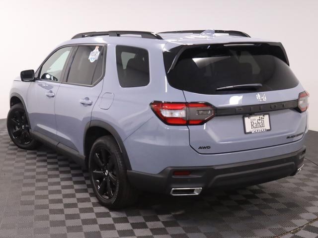 Certified 2025 Honda Pilot Black Edition image 6