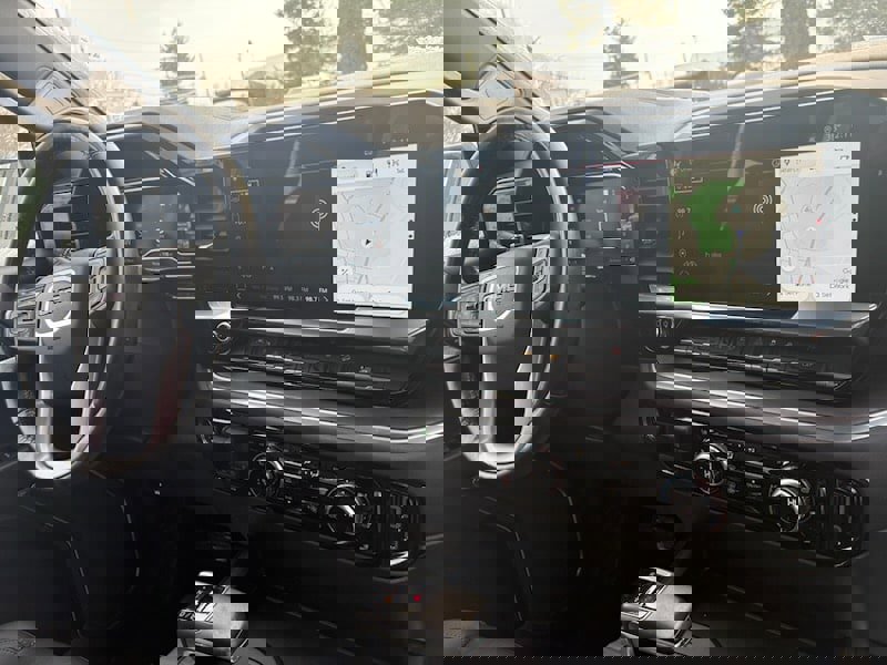 Used 2022 GMC Sierra 1500 SLT w/ SLT Premium Plus Package image 8