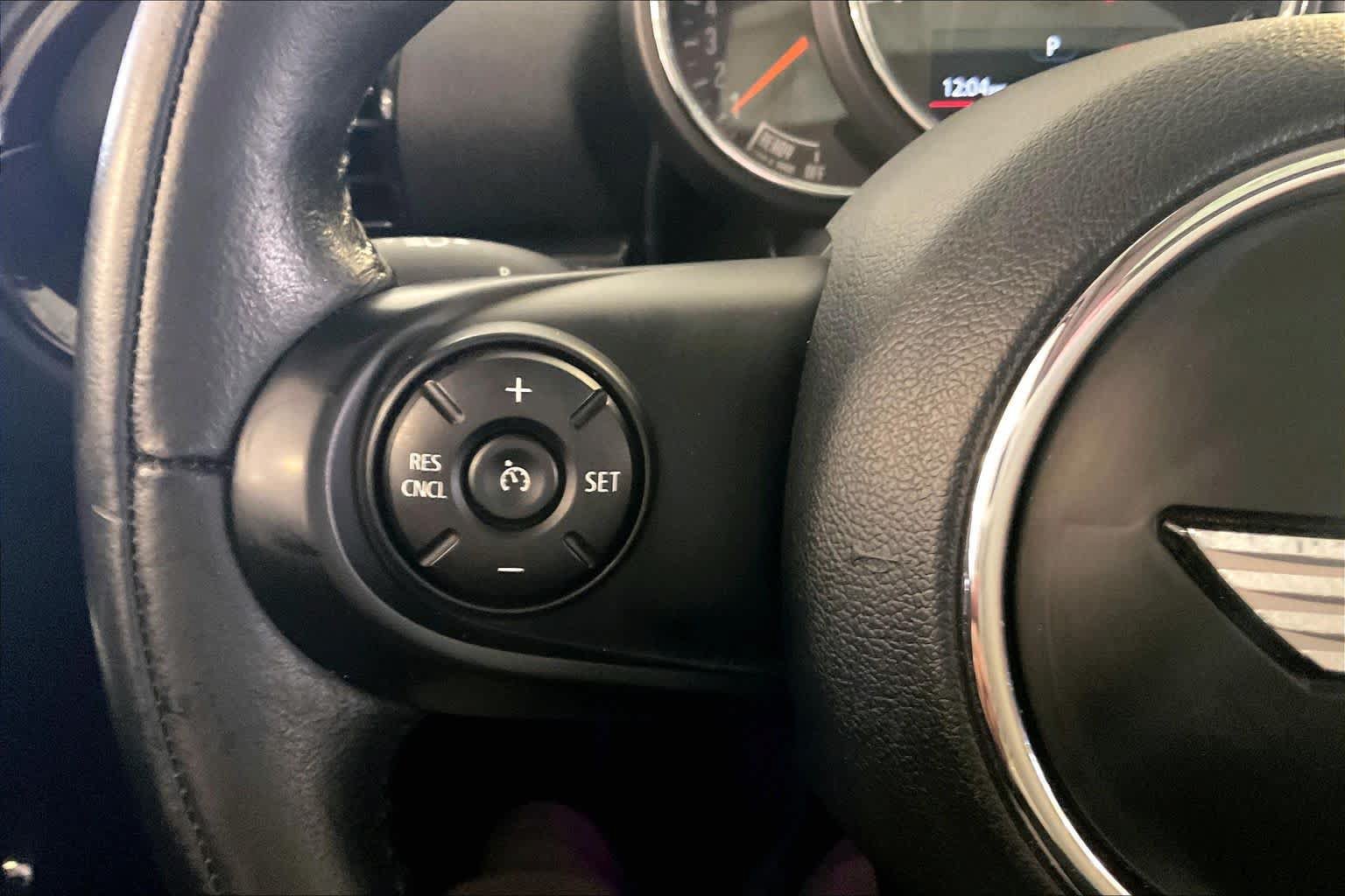 Used 2016 MINI Cooper Clubman FWD image 22