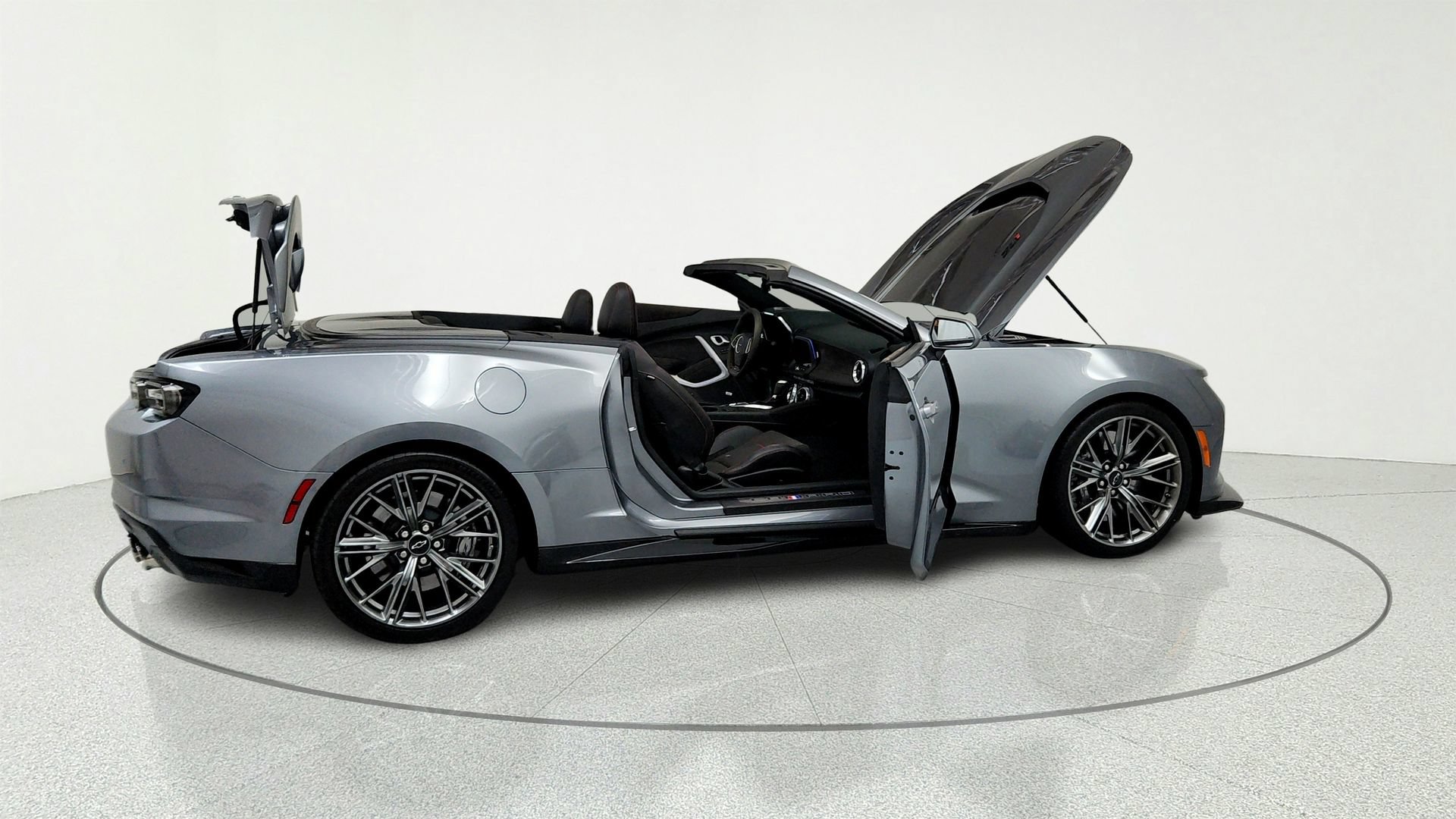 Used 2022 Chevrolet Camaro ZL1 RWD image 13