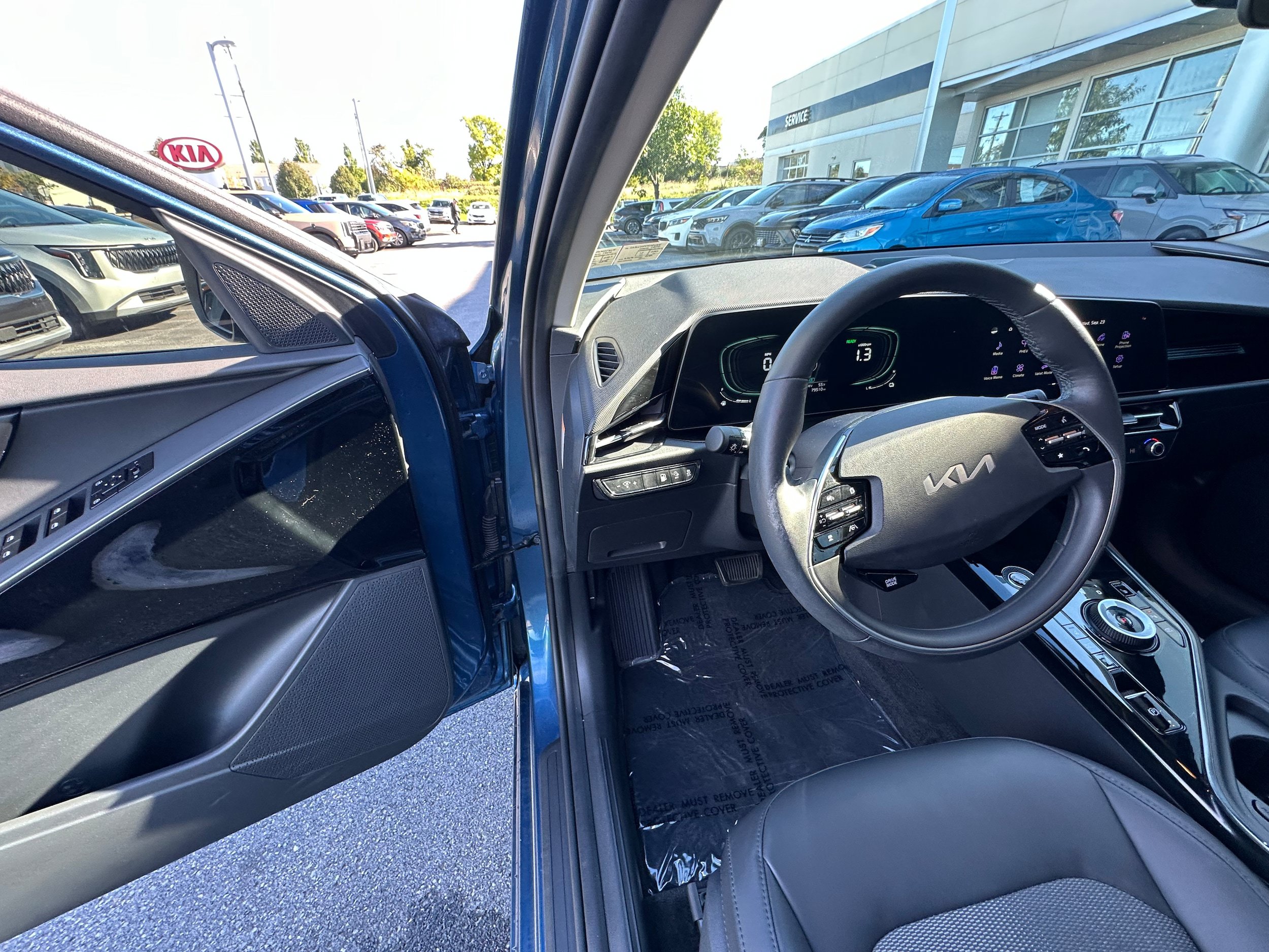 Used 2023 Kia Niro EX w/ EX Cold Weather Package FWD image 26