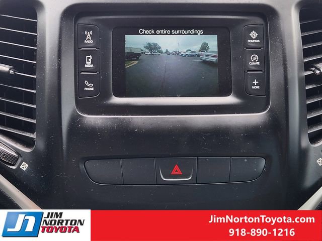 Used 2015 Jeep Cherokee Latitude AWD/4WD image 18