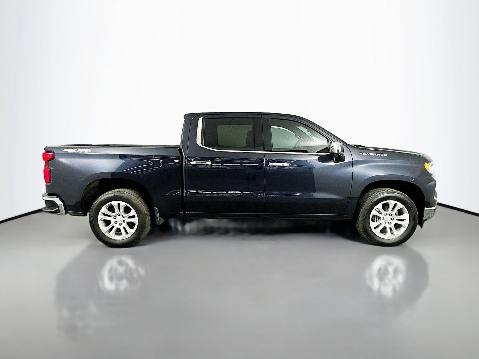 Used 2022 Chevrolet Silverado 1500 LTZ w/ LTZ Convenience Package II image 12